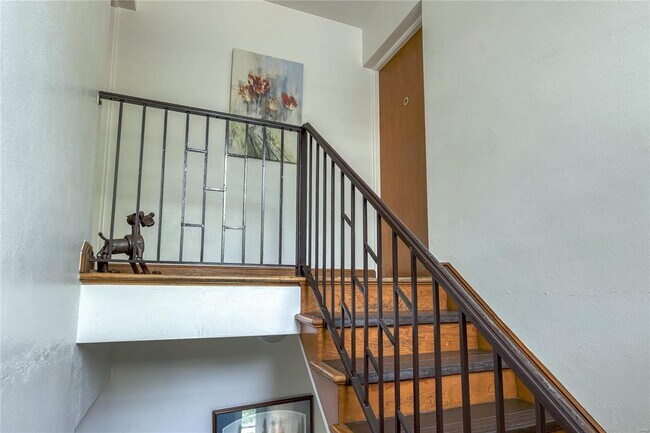 Building Photo - 8124 Roxburgh Dr