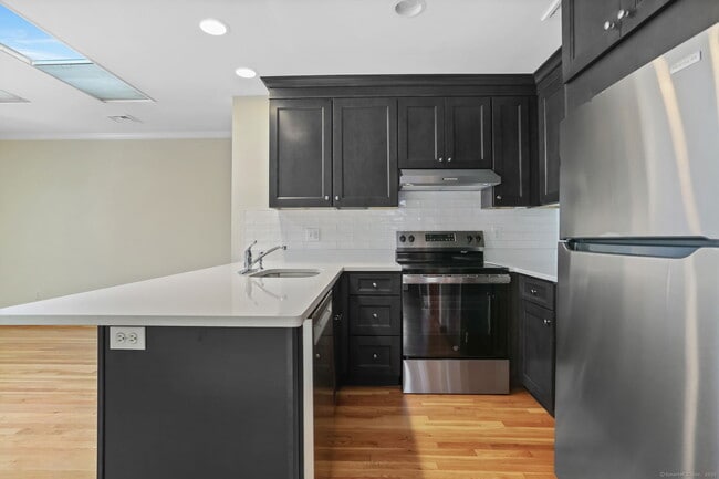 Building Photo - 107 Saugatuck Ave