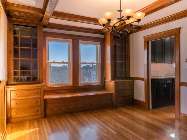 Foto del edificio - 8 Putnam Rd