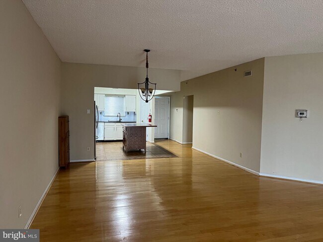 Foto del edificio - 6252 Main St