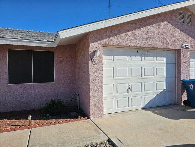 Building Photo - Unfurnished Long Term Duplex