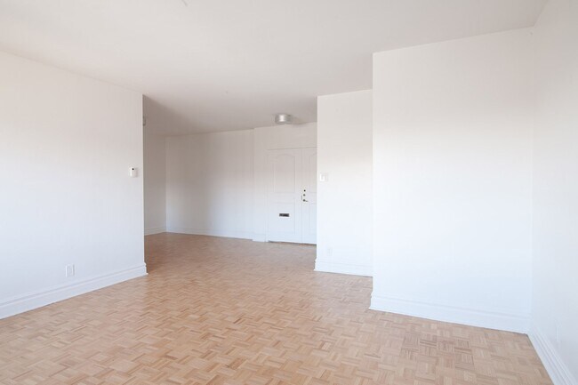 Photo du bâtiment - 4555 Av. Bonavista