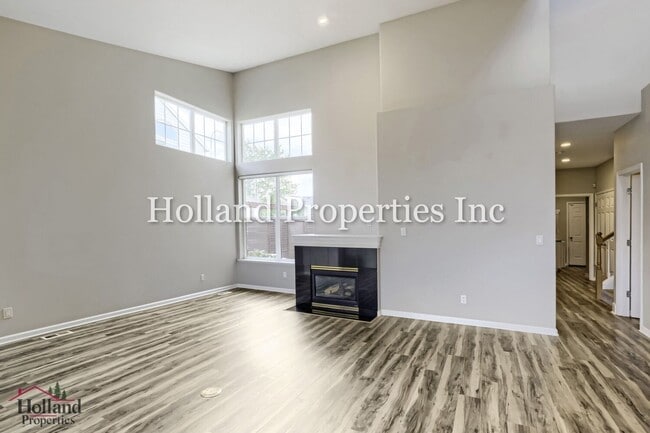 Building Photo - 4914 NW Huserik Dr