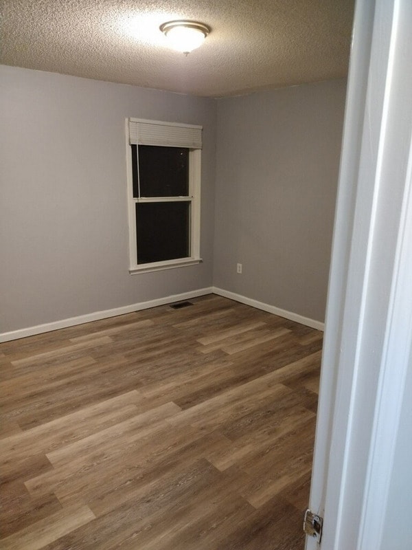 Building Photo - 618 W Horah St