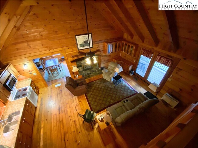 Foto del edificio - 329 Ballou Mills Rd