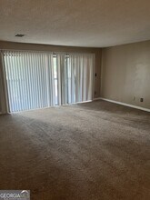 Building Photo - 3575 Oakvale Rd
