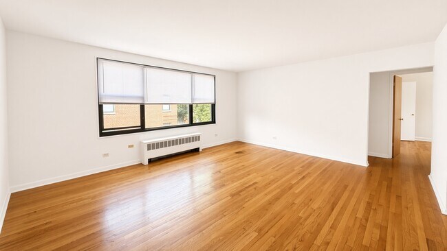 Foto del edificio - 2839 W Rosemont Ave