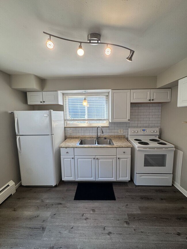 Foto del edificio - Updated 3-bedroom 1 bathroom in Littleton!