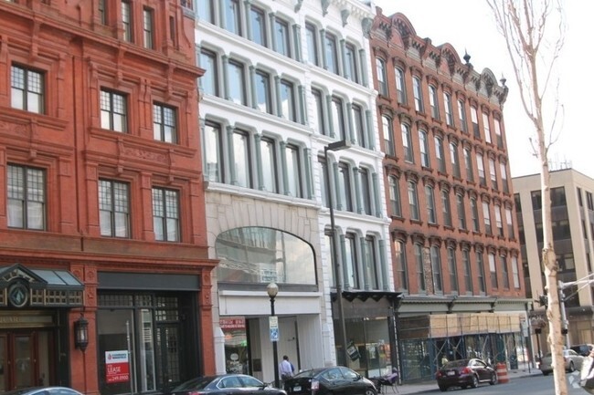 Building Photo - The Cast Iron Building