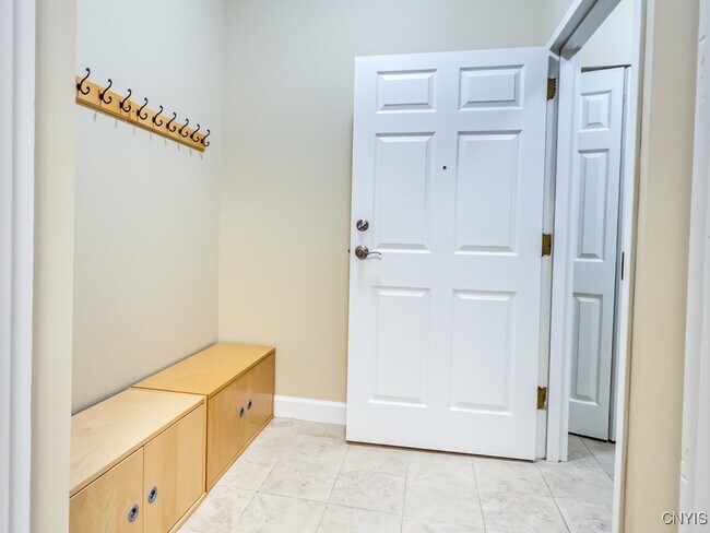 Foto del edificio - 917 Madison St