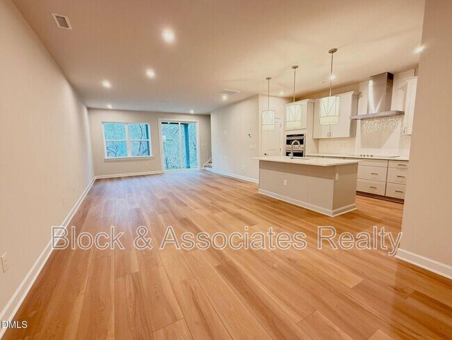 Foto del edificio - 129 Pinnacle Drive