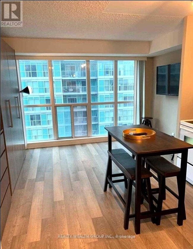 Photo du bâtiment - 50 Town Centre Court