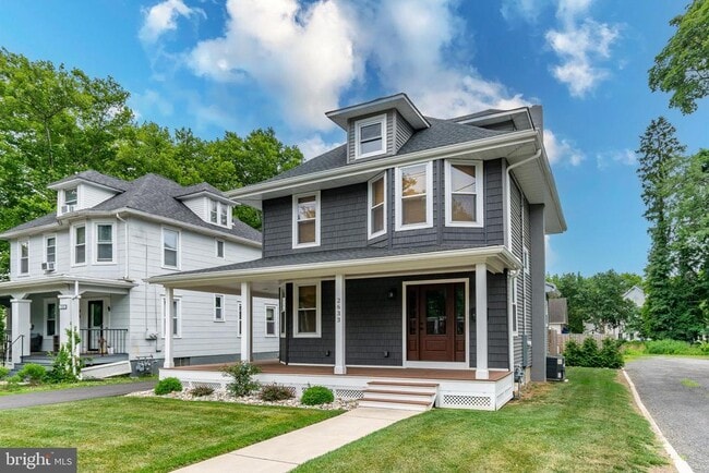 Building Photo - 2633 Nottingham Way