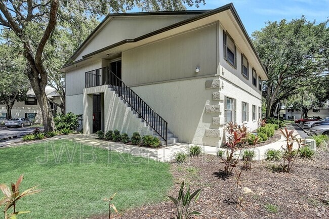 Building Photo - 2 Aledo Ct