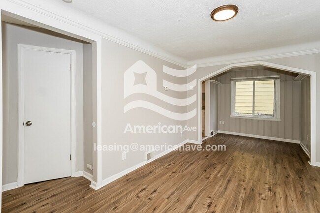 Foto del edificio - 23115 Powell Ave
