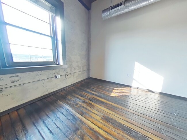 Building Photo - 110 S 15th St