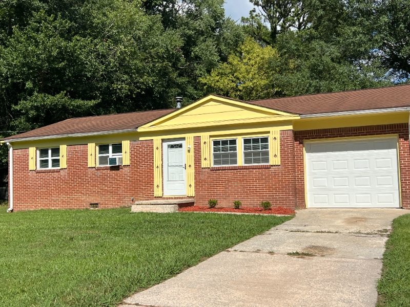Primary Photo - 1490 Cedar Creek Ln