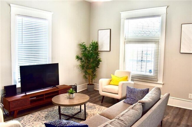 Foto del edificio - 531 Connally St SE