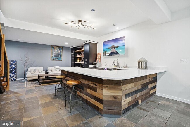 Foto del edificio - 1916 Youngblood St