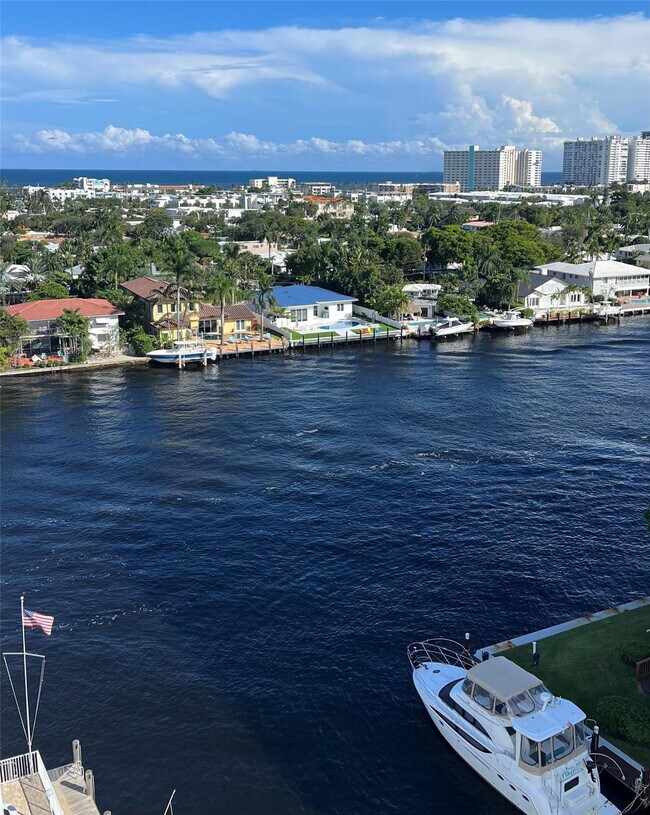 Foto del edificio - 3100 NE 49th St