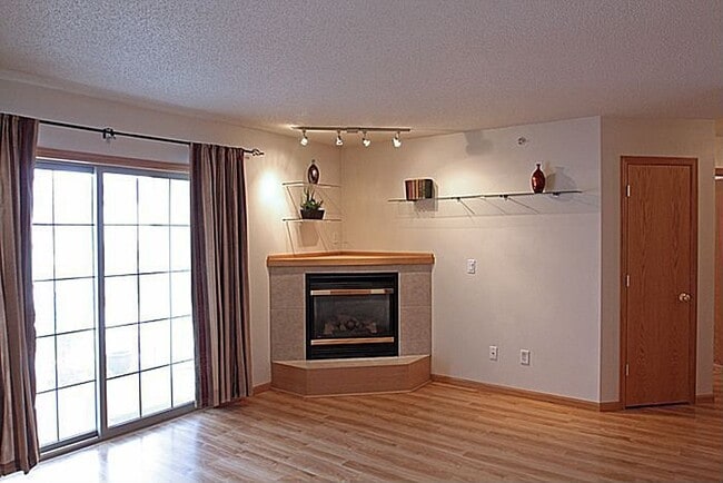 Building Photo - 2863 Coral Ct