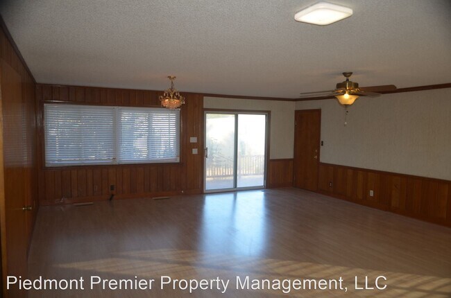 Foto del edificio - 3 br, 3 bath House - 4757 Kester Mill Road