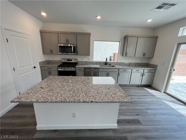 Building Photo - 5859 Amber Stone Ct