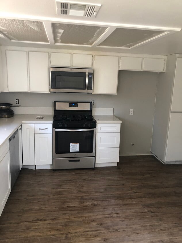 662 Woodcrest Dr, Lake Elsinore, CA 92530 Townhome Rentals in Lake