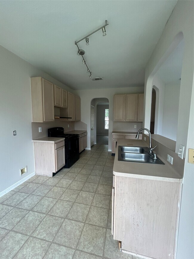 Building Photo - 2822 Green Lodge Cir