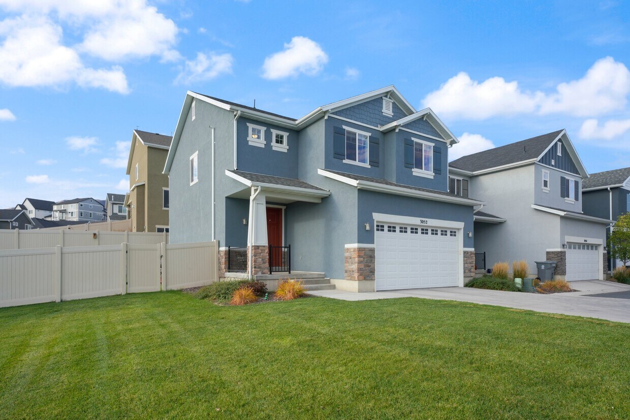 Primary Photo - 3052 S Red Pine Dr