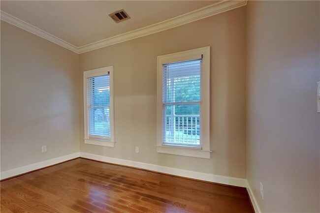 Building Photo - 601 Peach Pl