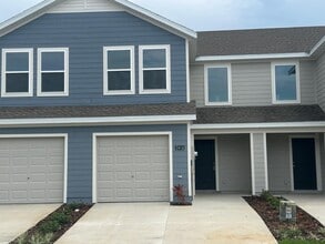 Building Photo - 2416 Bevel Ln
