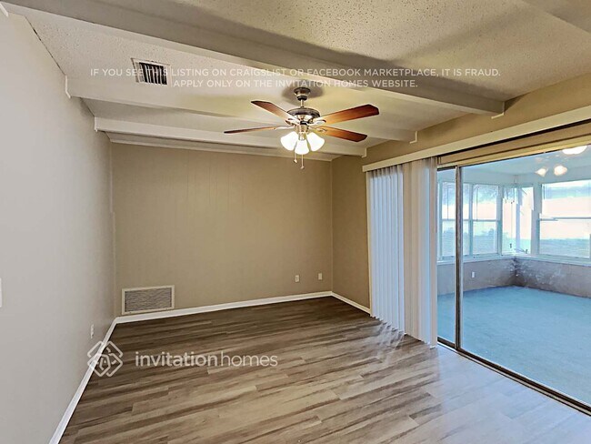 Foto del edificio - 132 Carriage Hill Dr
