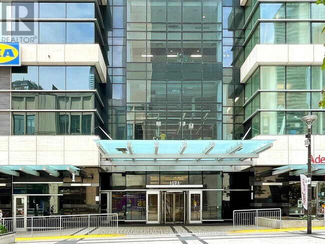 Photo du bâtiment - 386-4386 Yonge St