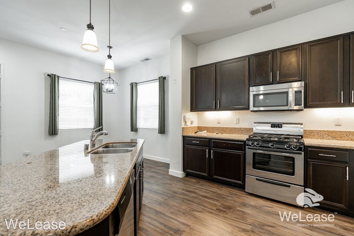 Primary Photo - 3 br, 2.5 bath House - 1588 Corte Seville #1