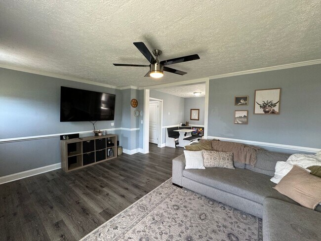 Building Photo - Welcome to this charming Cape Cod style ho...