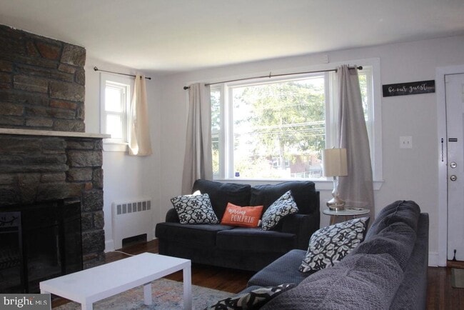 Foto del edificio - 308 Warwick Rd