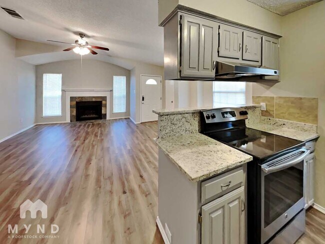 Foto del edificio - 5311 Rowcrop Dr