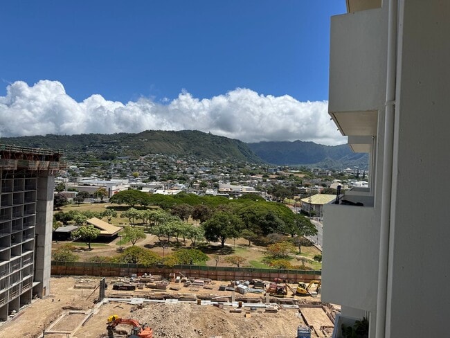 Building Photo - Scenic Towers