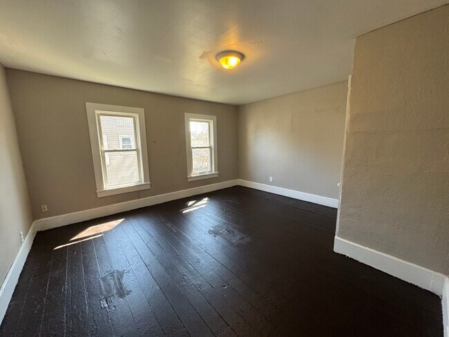 Foto del edificio - 713 Garfield Ave SW