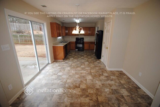 Foto del edificio - 1221 Pine Acre Dr NE