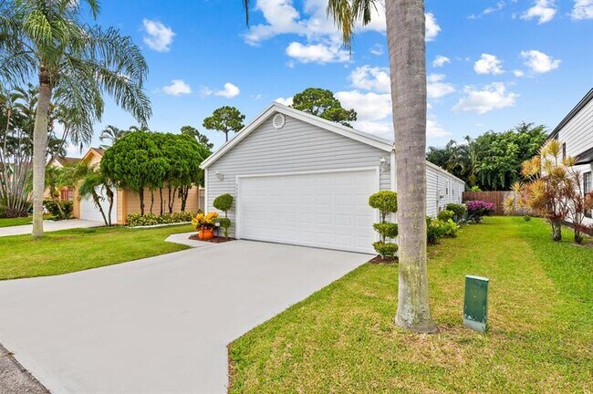 Foto del edificio - 5936 Snowdrop Way