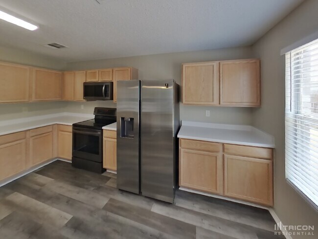 Building Photo - 521 Linacre Drive Crowley TX