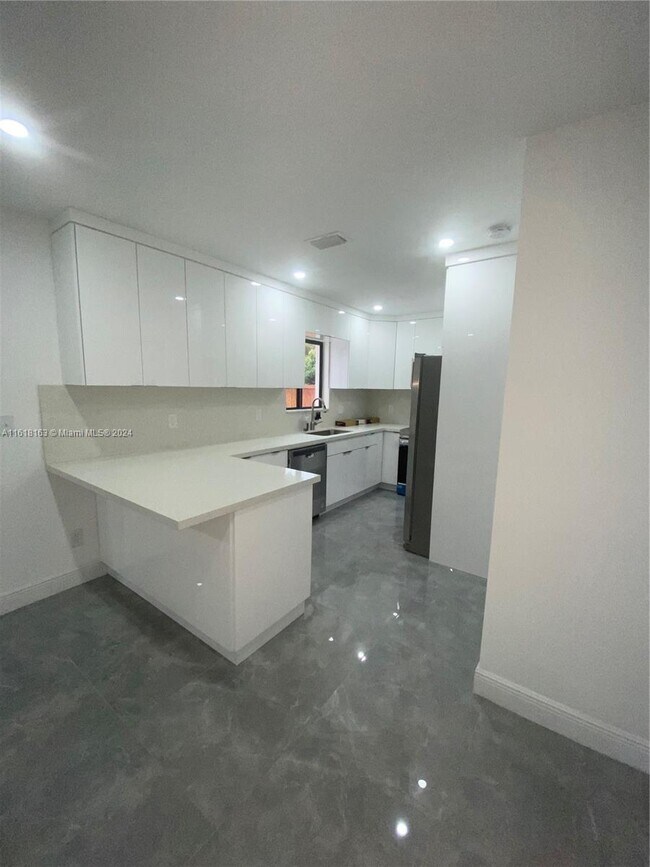 Foto del edificio - 420 NW 88th Ter