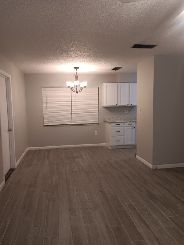 Foto del edificio - 802 Maple Ave