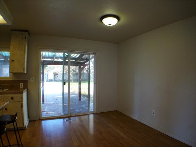Building Photo - 2619 Burnap Ave