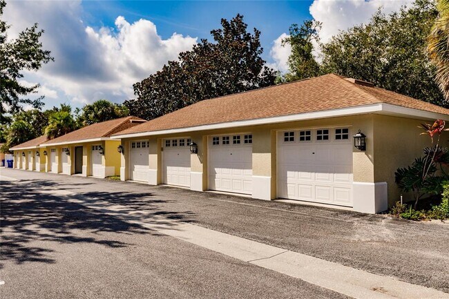 Foto del edificio - 5575 Key W Pl