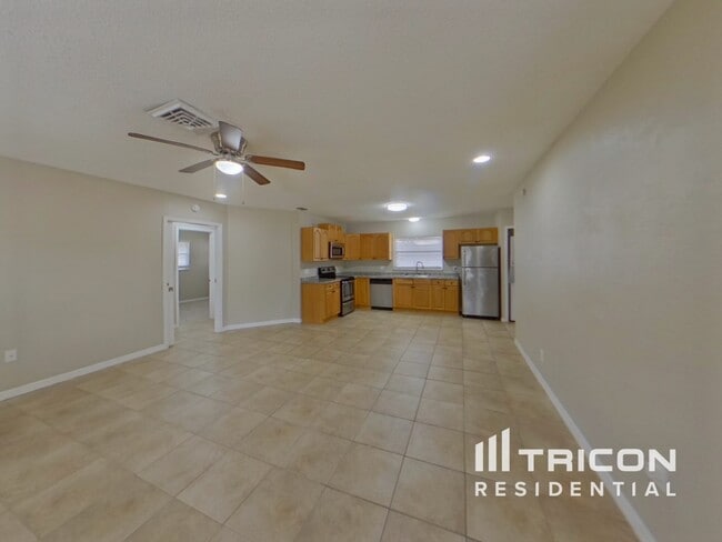 Building Photo - 10811 La Vista Loop