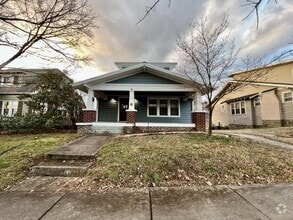 Building Photo - 123 E Churchwell Ave