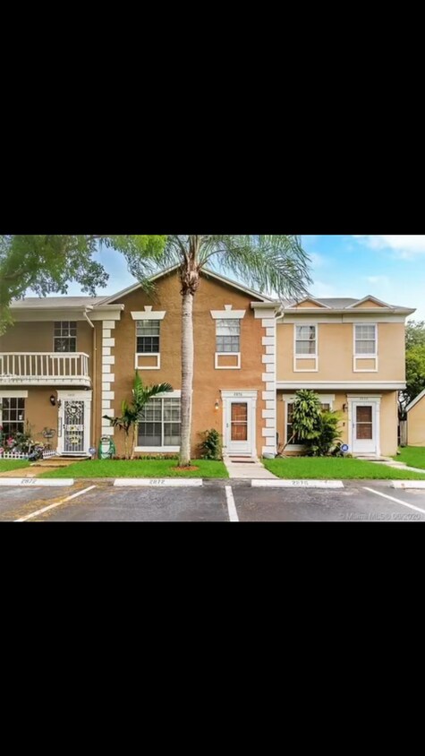 Foto principal - 2876 S Cambridge Ln